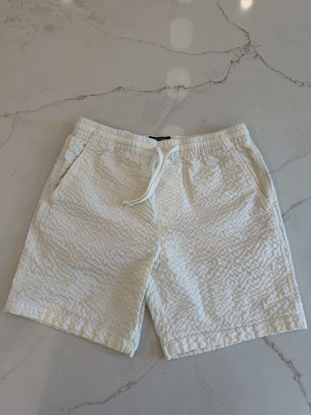 Todd Snyder Men’s White Seersucker Drawstring Shorts Size M